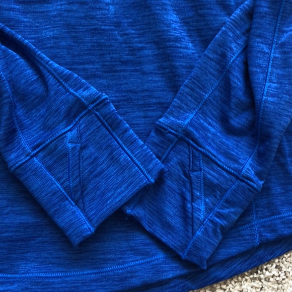 *SOLD* Under Armour Blue ColdGear Pullover - Picture 2 of 4